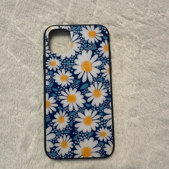 iphone 11 phone case blue with daisies - Picture 1 of 2